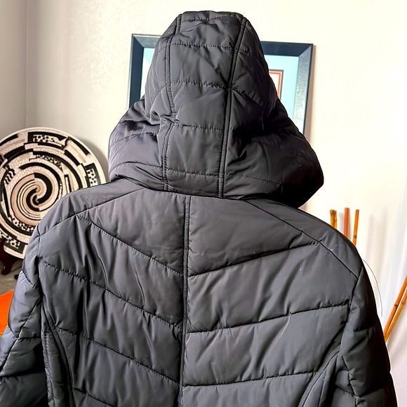 Tommy Hilfiger | Large | 100% Polyester Shell - Picture 7 of 10